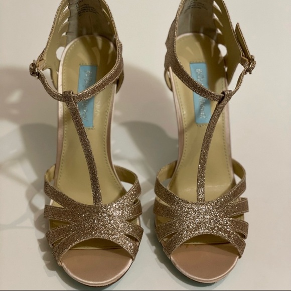 Betsey Johnson Good Sparkly dress stilettos, brand new never worn - Picture 2 of 7
